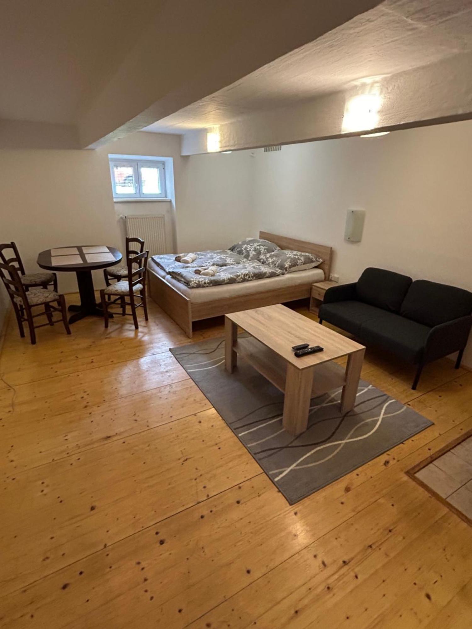 Apartmany U Kubiku Hradec Kralove Bilik gambar